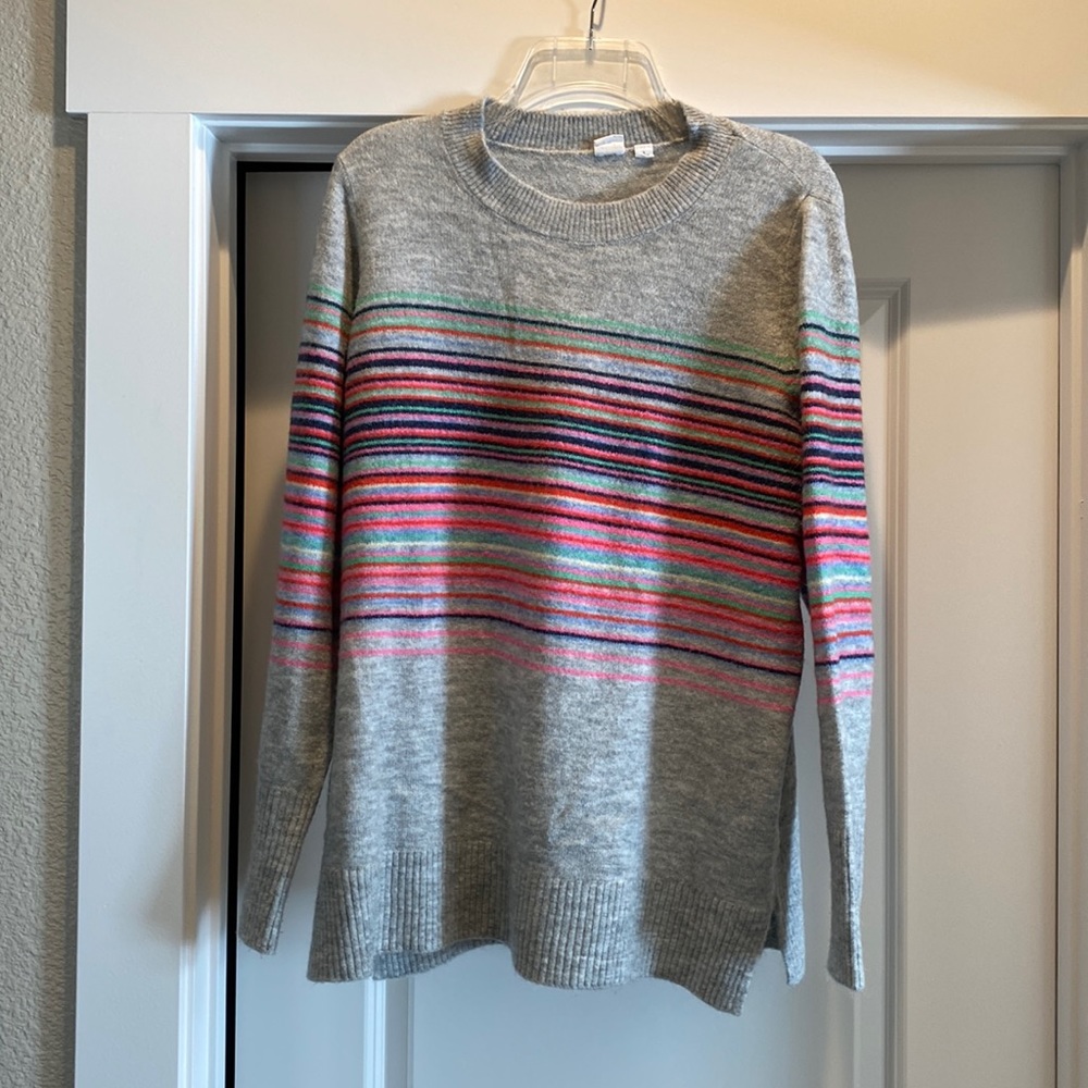 Gap sweater